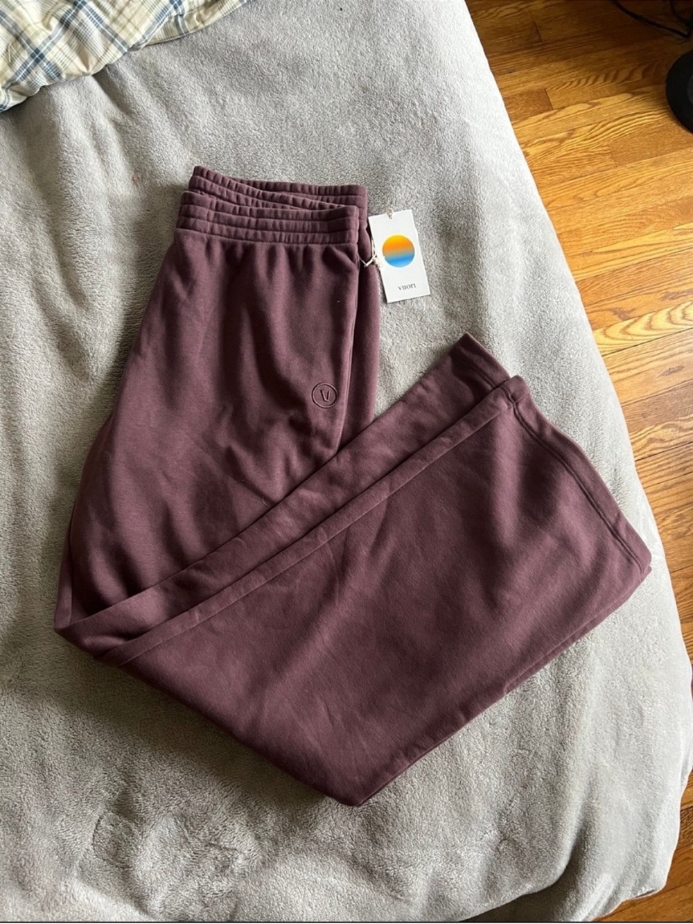 NEW Vuori Women’s Sedona Wideleg Sweatpants Chestnut Purple XL